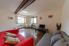 JOIVY Colorful Flat for 5 close to Piazza De Ferrari Genova